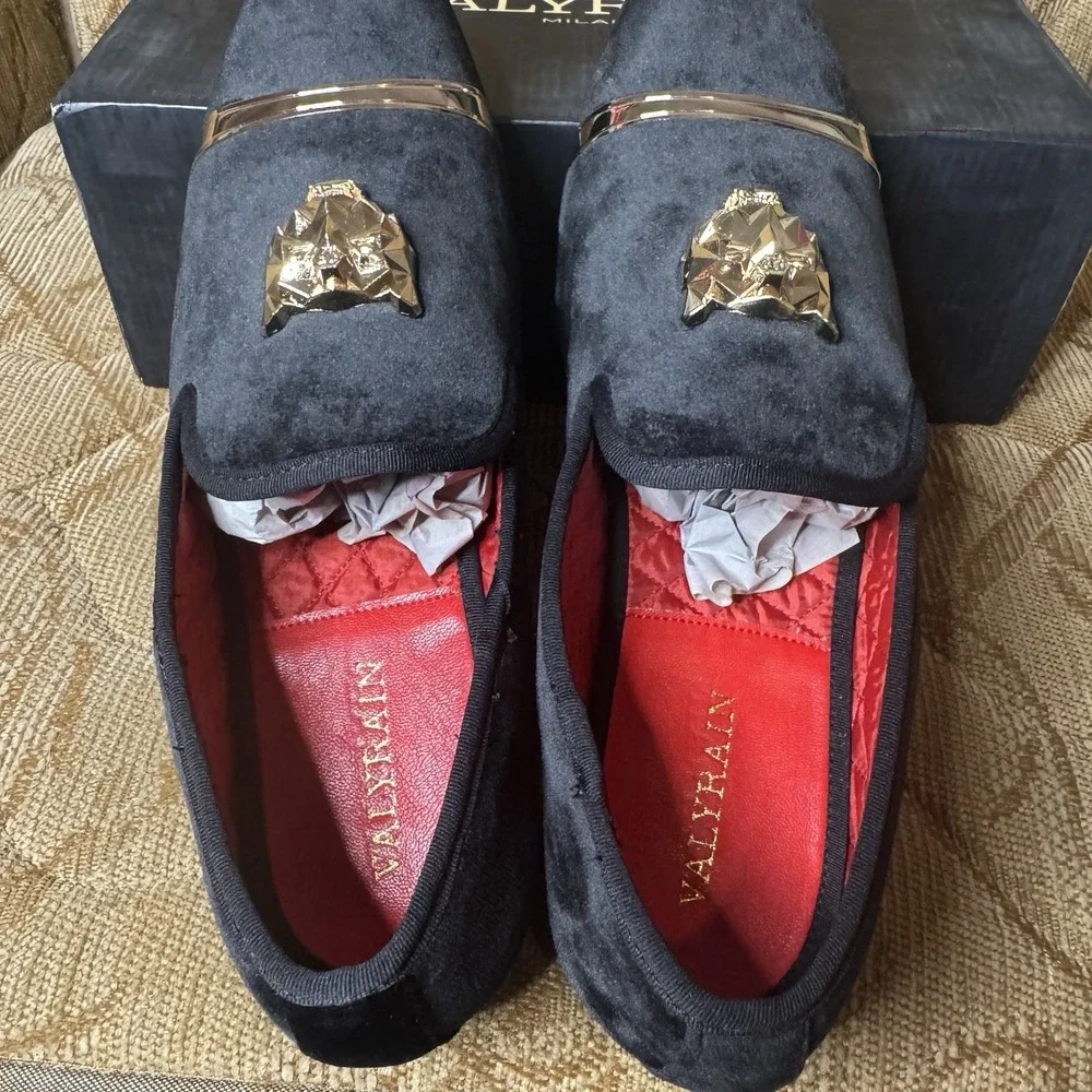 Valyrain Black Velvet Lion Head Loafers‎ Size 11 Excellent
